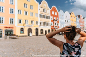 © Tourismusverband Donau Oberoesterreich Good Morning World Melanie Schillinger. Städte, Schärding Stadtplatz