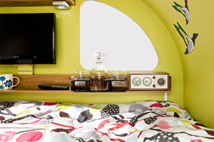 QTvan3_interior_drinks